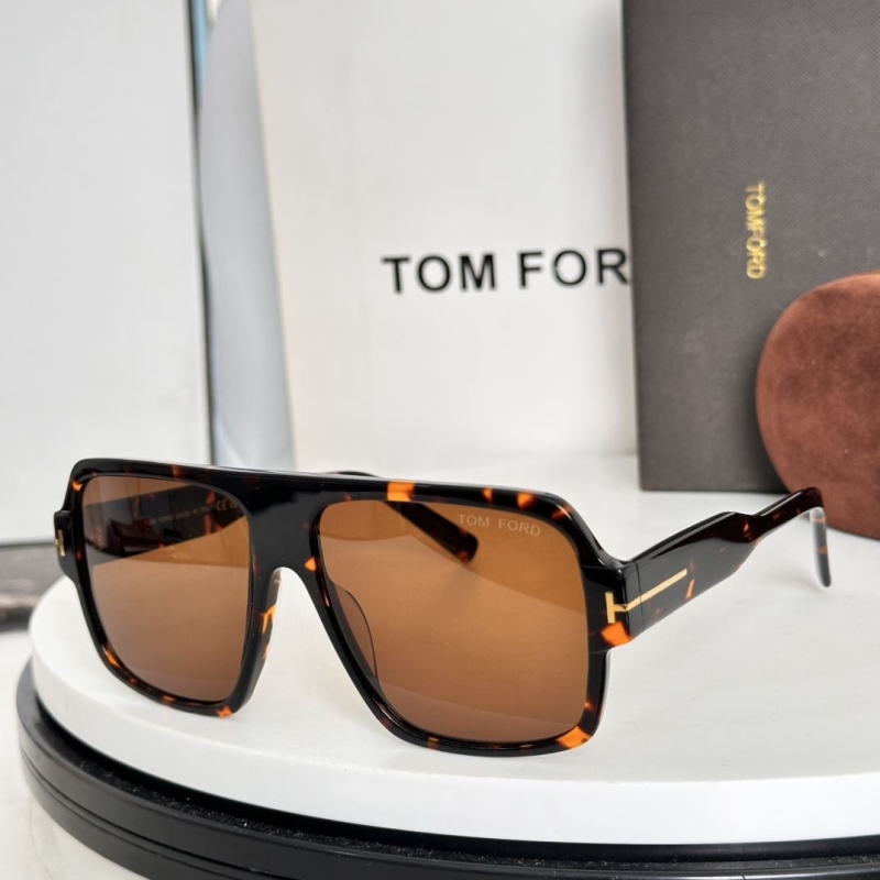 TOM FORD